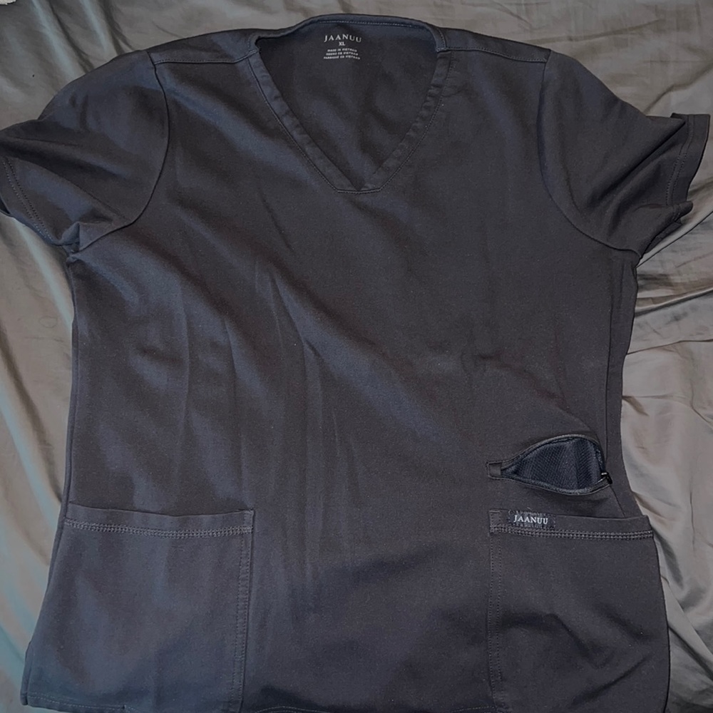 Jaanuu 4 pocket V neck scrub top